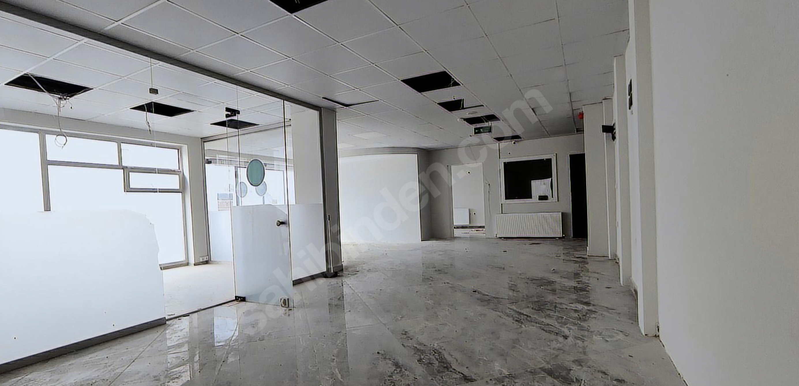 DEREBAHÇEDE 450 M2 KARE 3 KATLI DÜKKAN